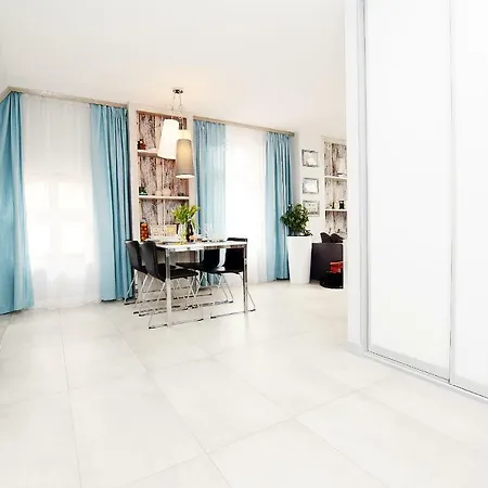 Appartamento Apartament Kapitanski- 100m Od Plazy